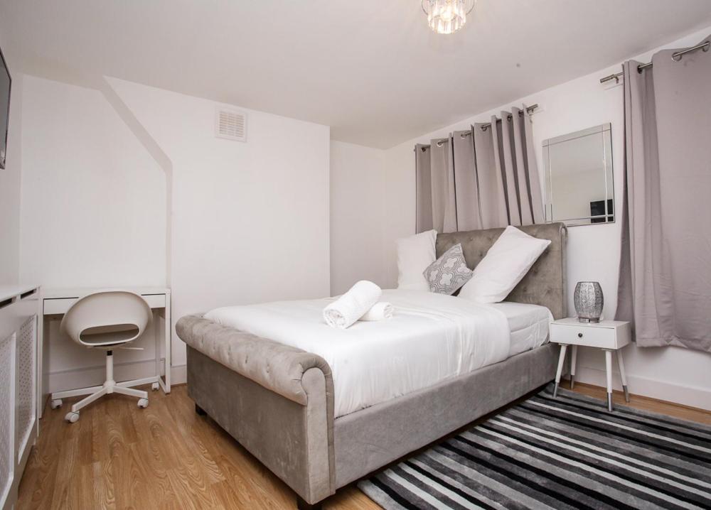Newly Refurbished 3 Bedroom House Close To Central Apartamento