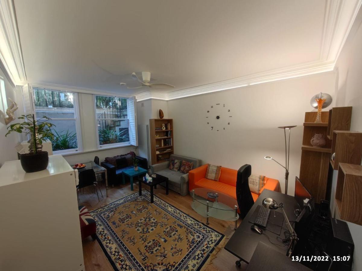 Cosy With 2 Bedrooms London