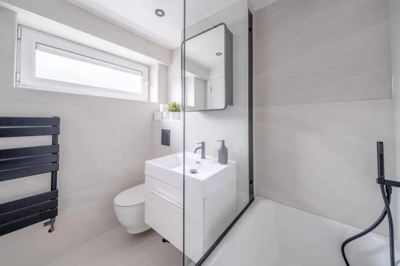 3bd Flat With Balcony In Paddington * London