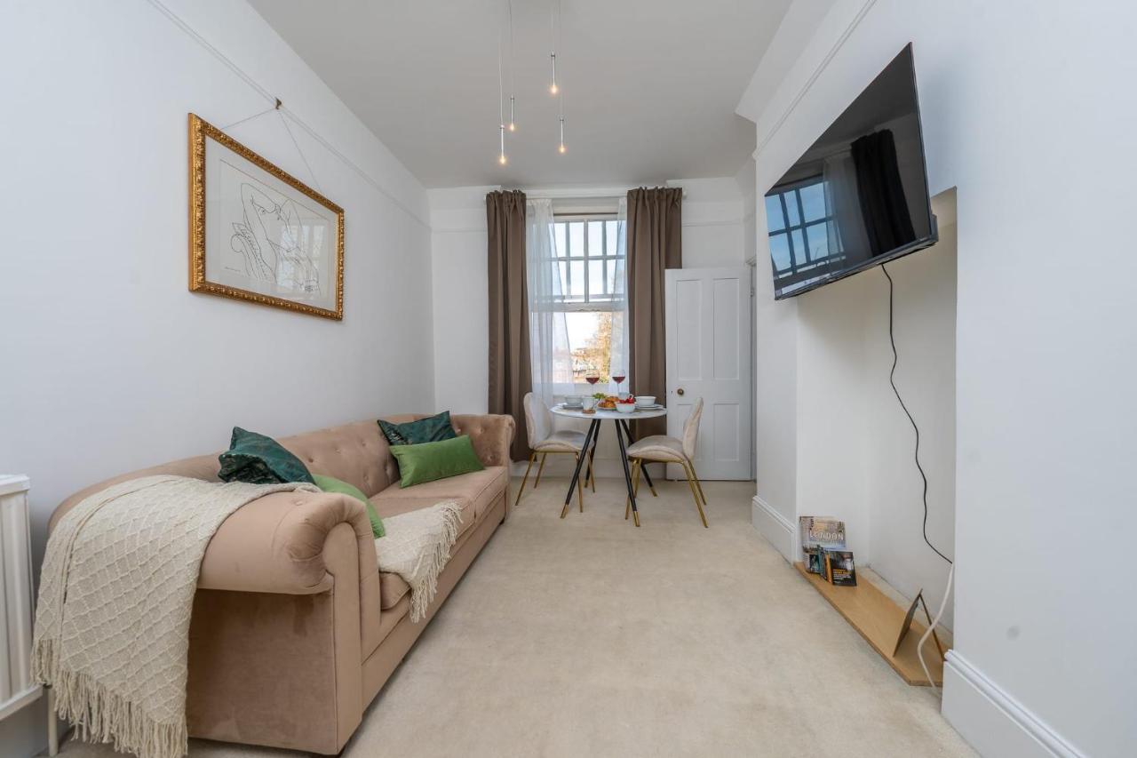 Trustay Westminster Apartment *