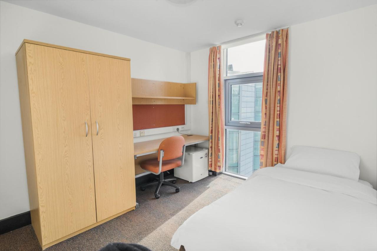 Hostel Davies Court