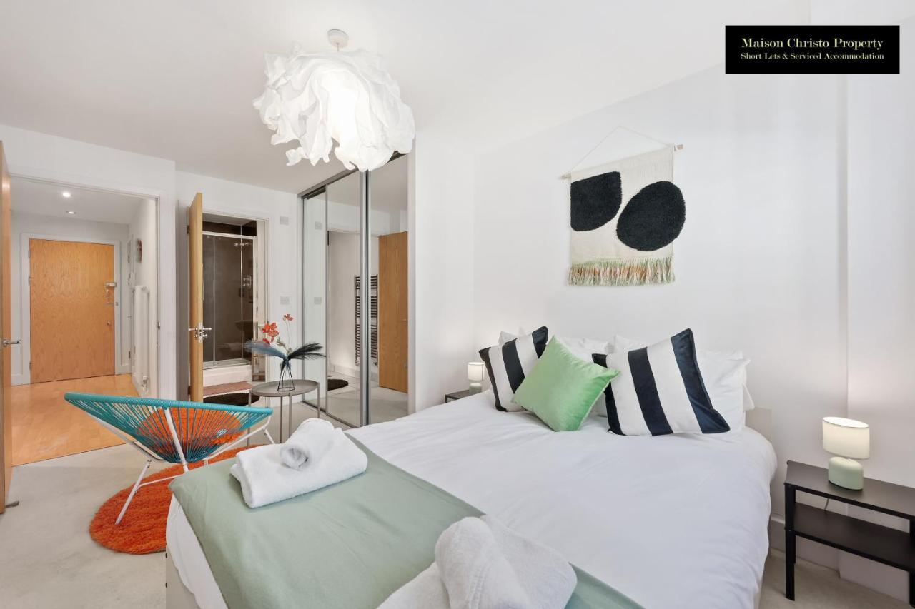 Maison Christo Serviced Apartment: Extended In Canary Wharf Apartment