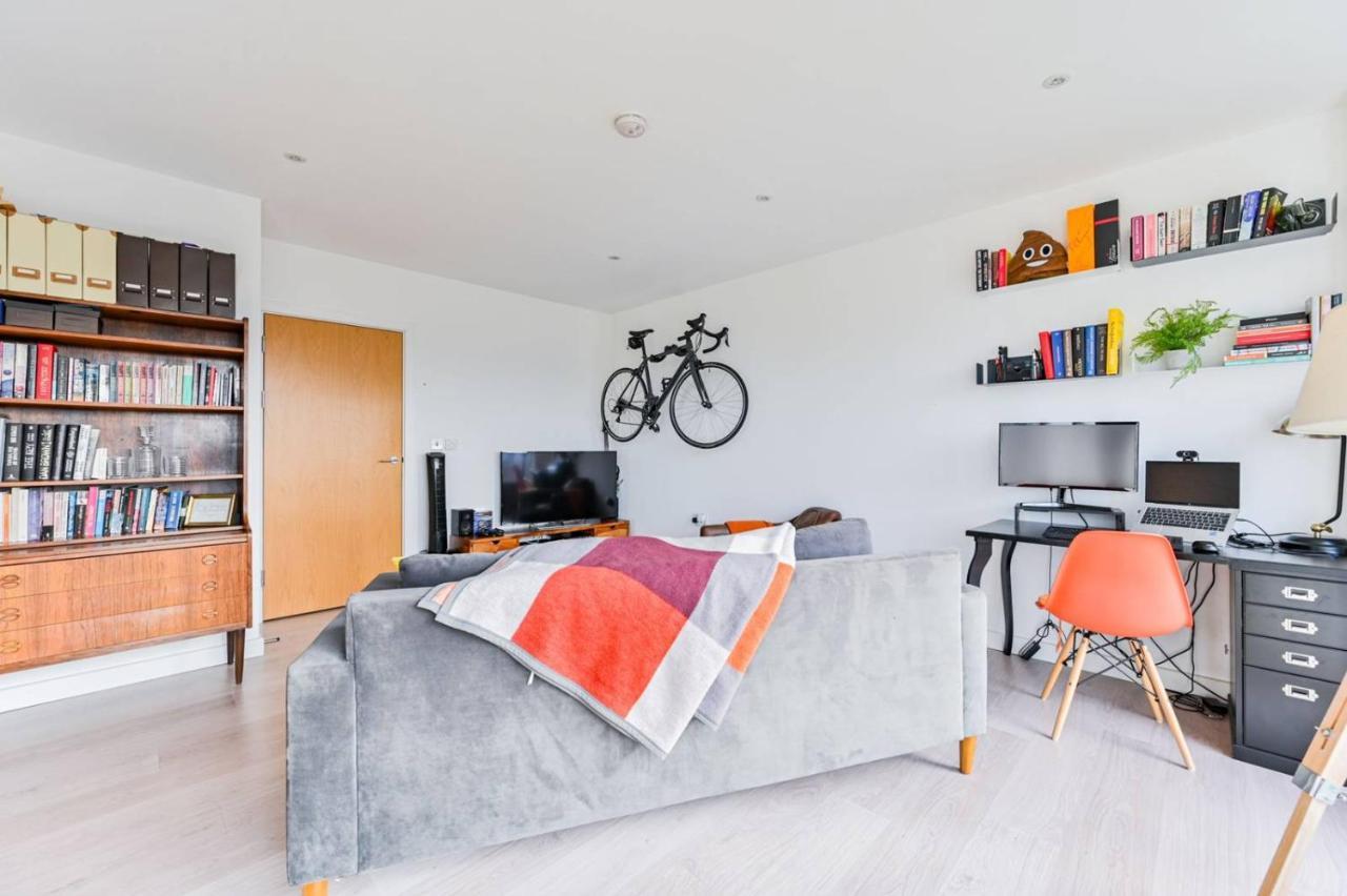 2-bed Only 15 Mins From Apartment