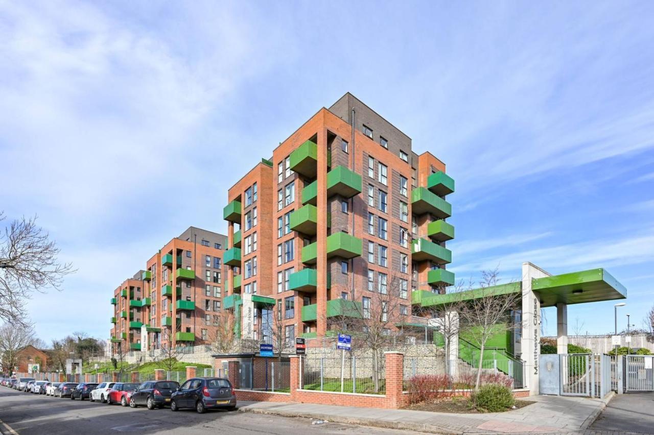 2-bed Only 15 Mins From Apartment