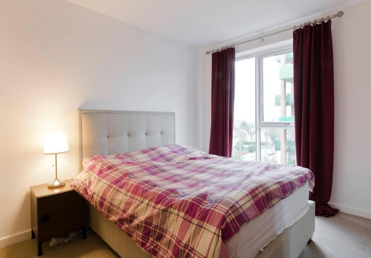 2-bed Only 15 Mins From Apartment *