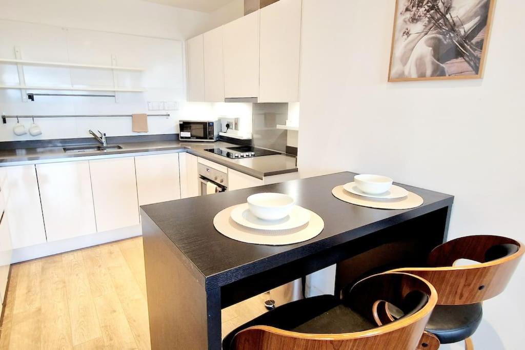 - Stunning Riverside Appartement Londen
