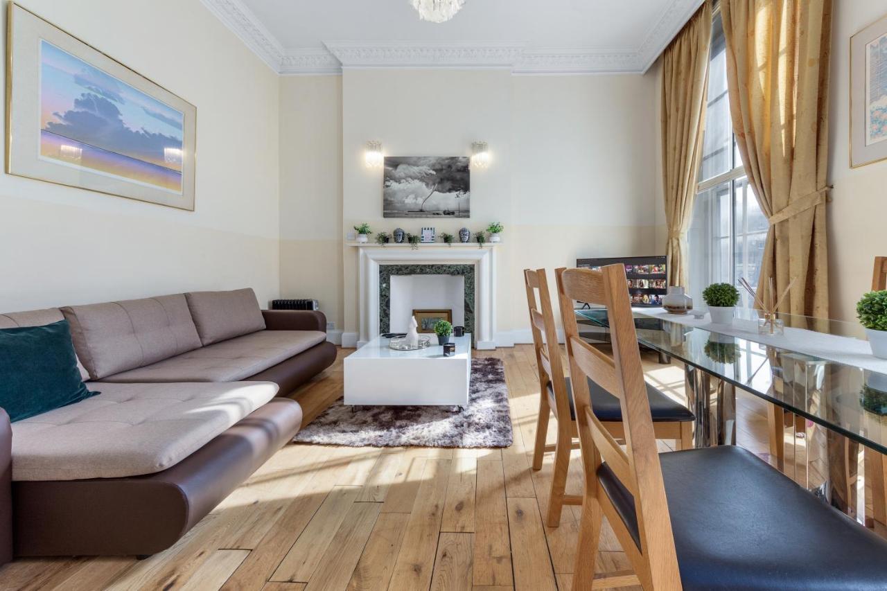 Flat In Baker Street Apartment