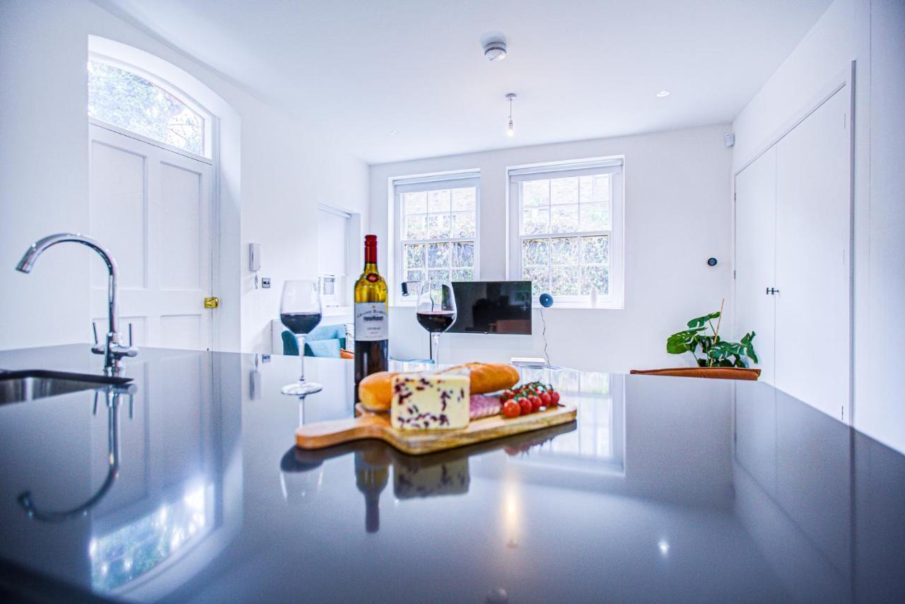 Charming 1br In A Gated Complex And A Short Walk From Queens Park Tube London