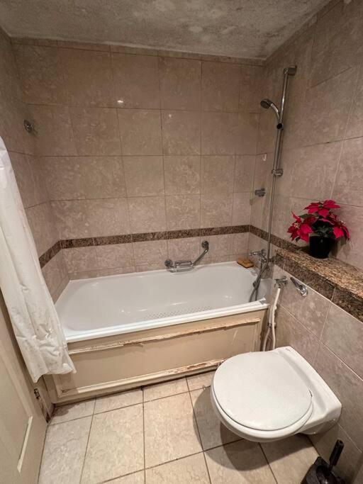 A 2 Standard Bedrooms Flat * London