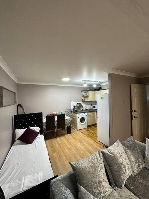 A 2 Standard Bedrooms Flat