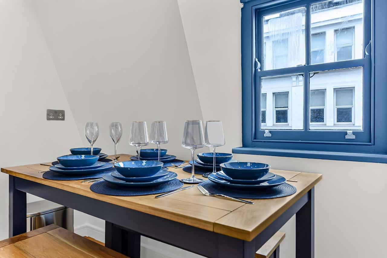 Apartment Spacious Contemporary 2 Bed Flat,