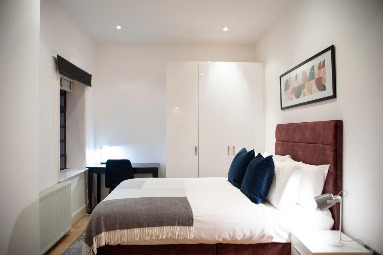 Spacious & Unique Flat In Hoxton - 2 Bed *
