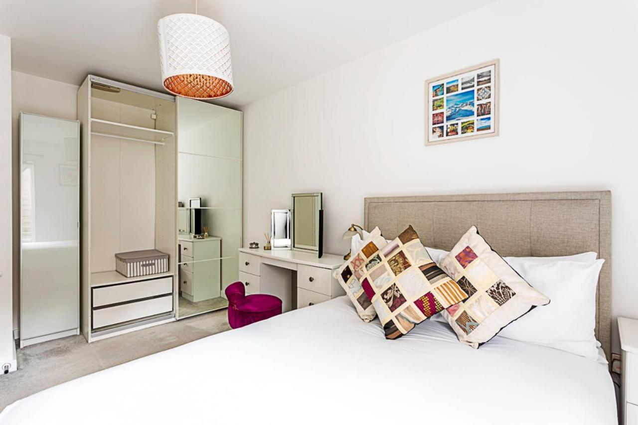 Beautiful Open Plan Garden Flat * London