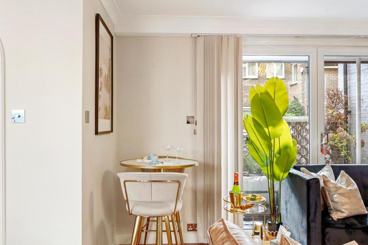 Knightsbridge William Mews London