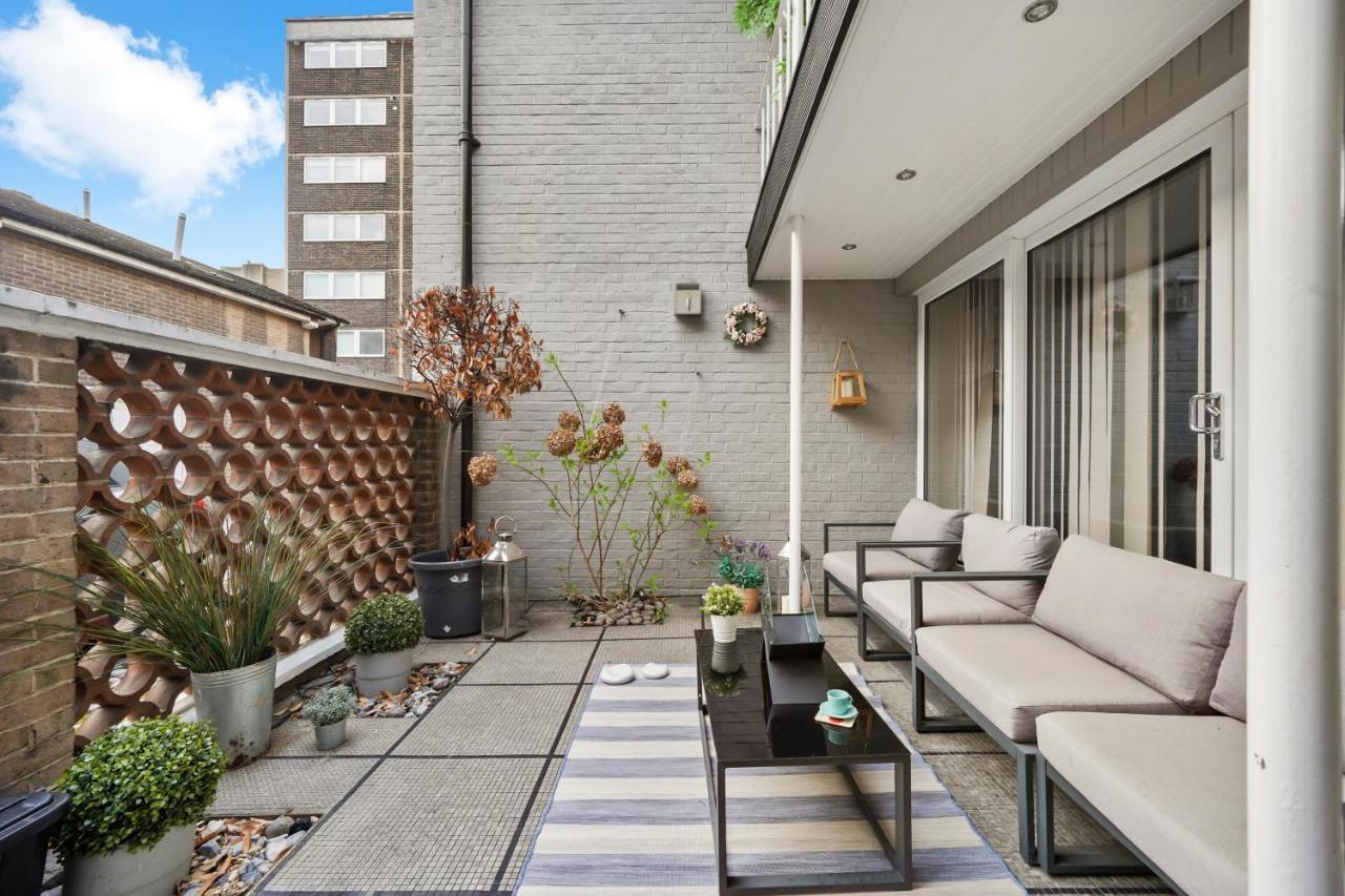 Knightsbridge William Mews London