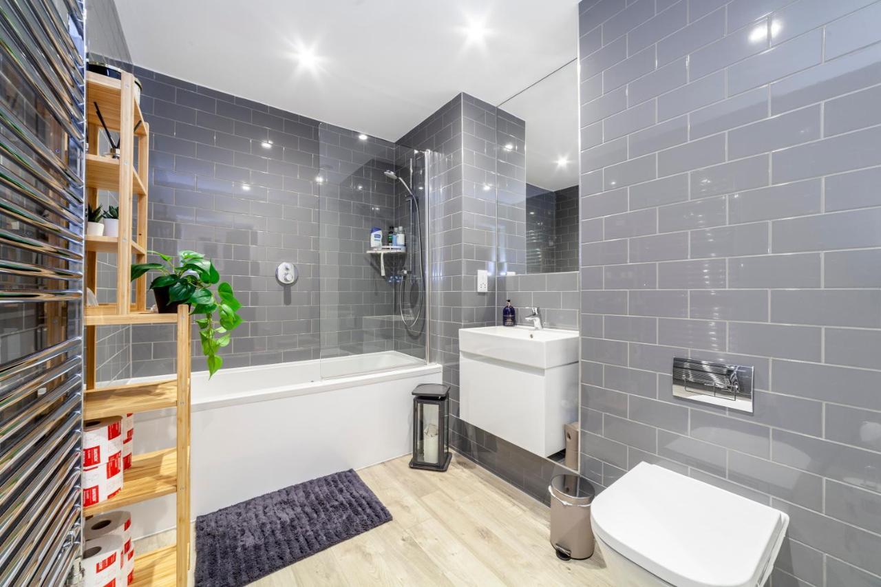 Private Double Bd With Optional Balcony, 15 Mins To Cc *