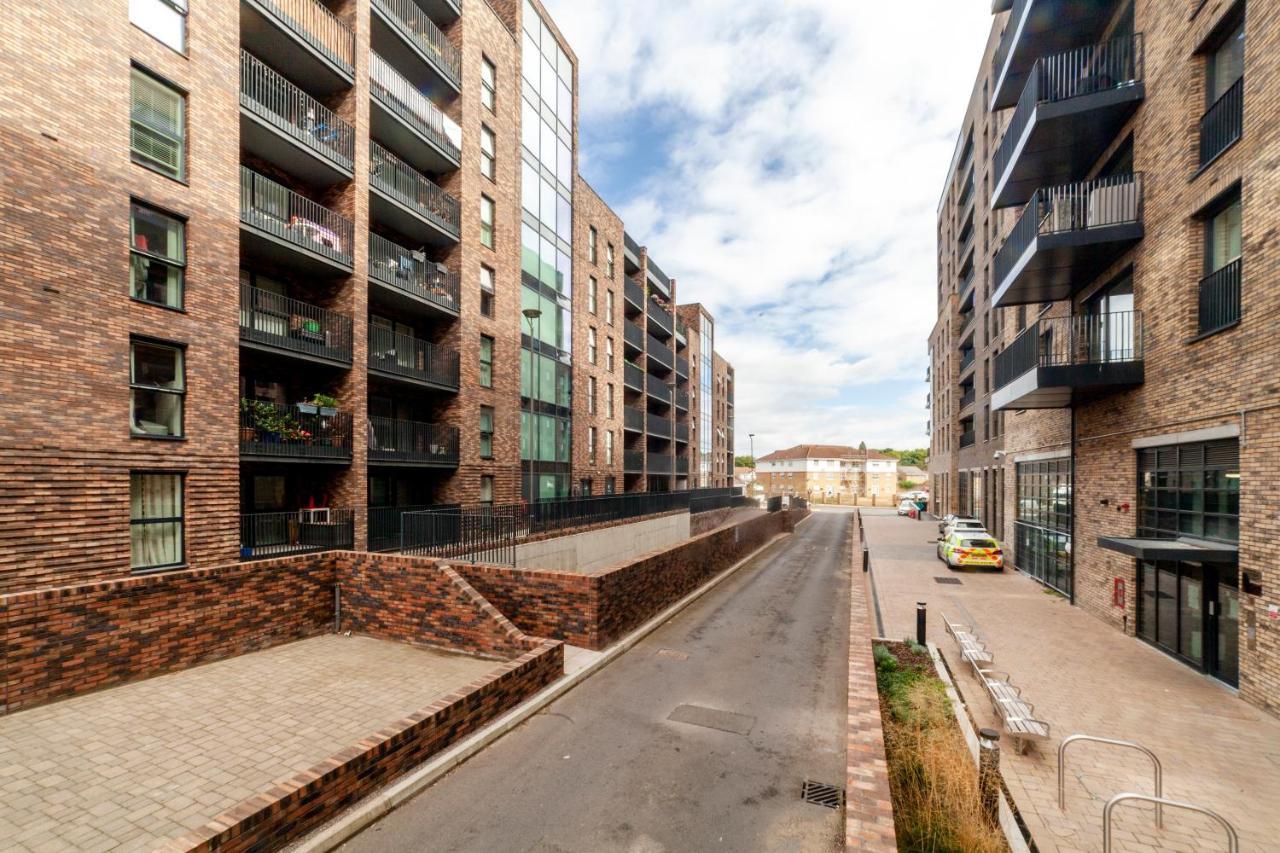 Private Double Bd With Optional Balcony, 15 Mins To Cc * Londres