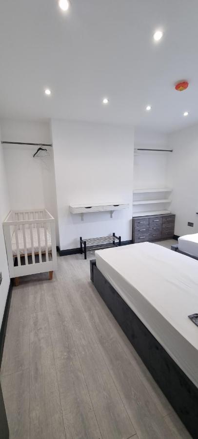 Modern 2bd Flat Apartment *