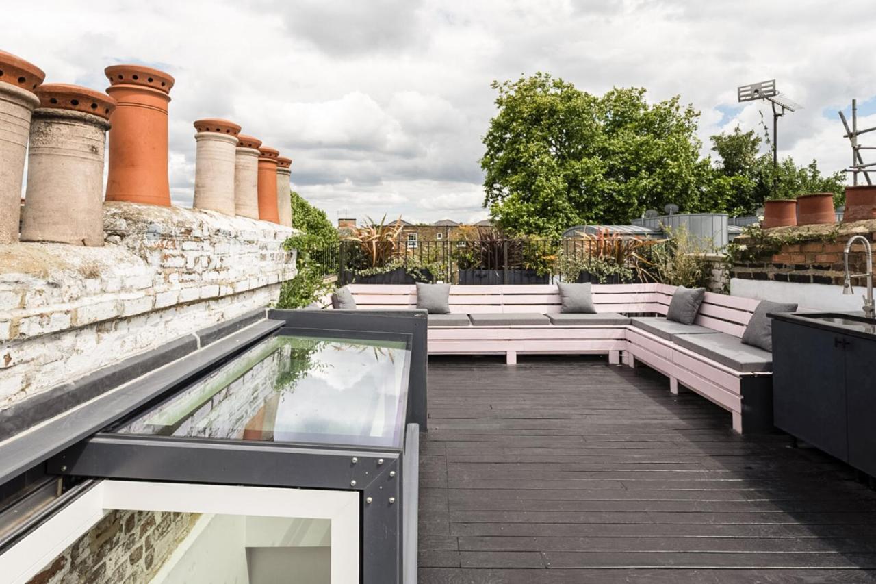 Stunning Townhouse With Large Roof Terrace * London