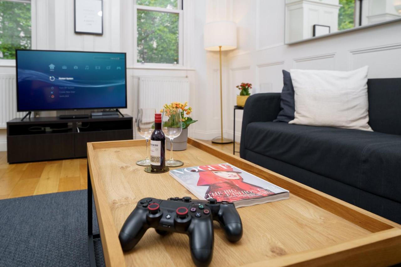 2 Bedr, 3 Beds, 1 Bath Thames, Trafalgar Sq Londen