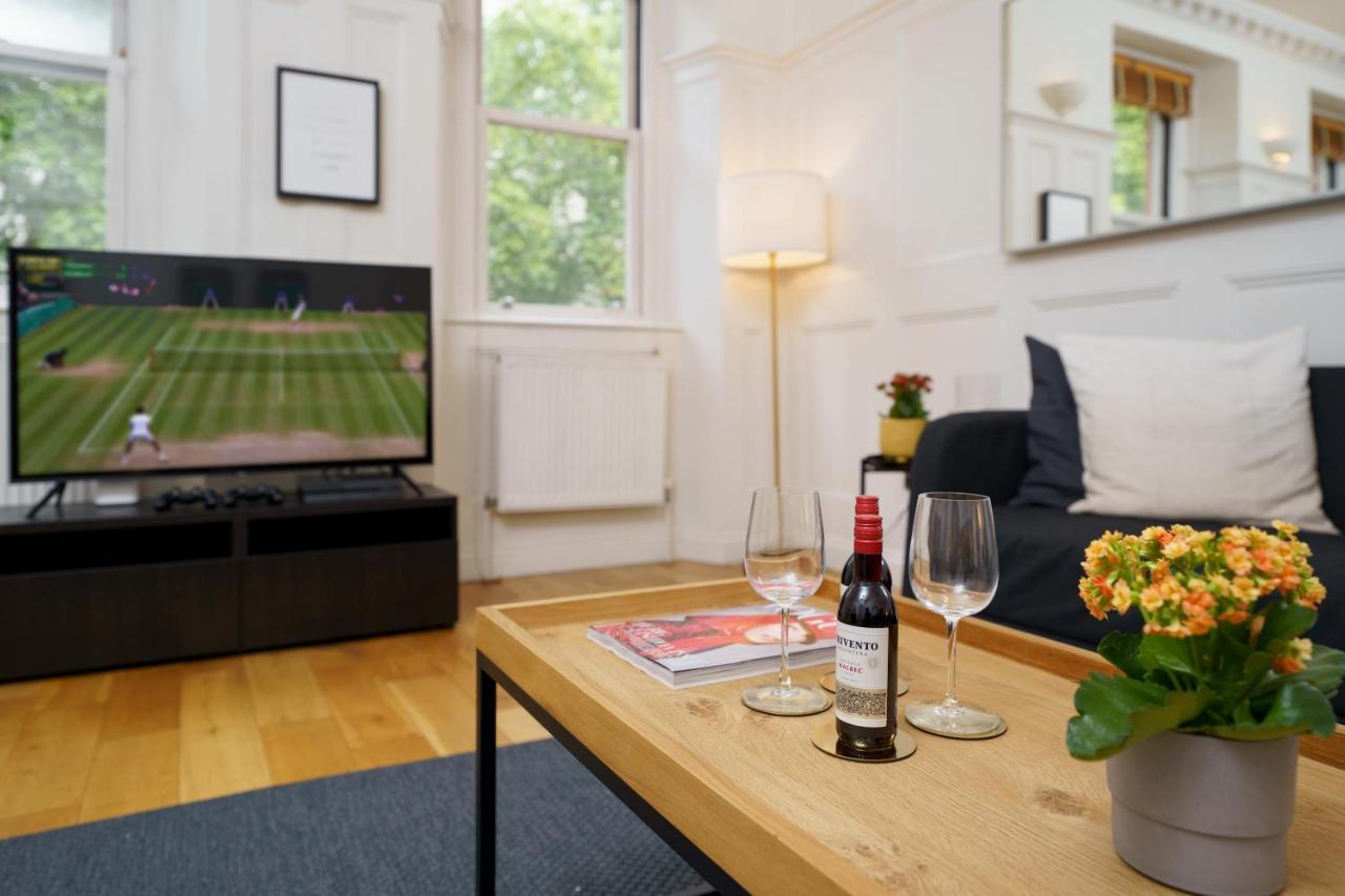 2 Bedr, 3 Beds, 1 Bath Thames, Trafalgar Sq *