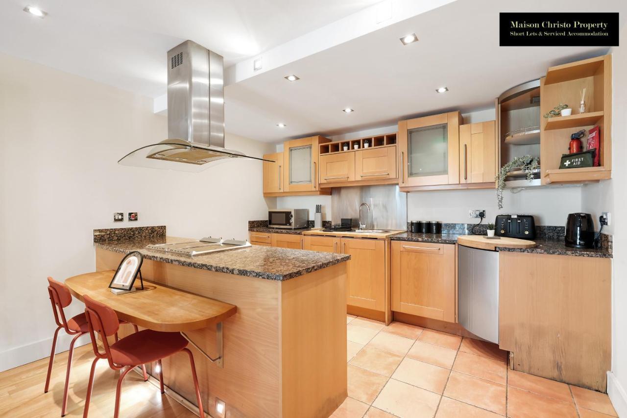 Maison Christo Serviced Apartment: Extended In Canary Wharf Apartment