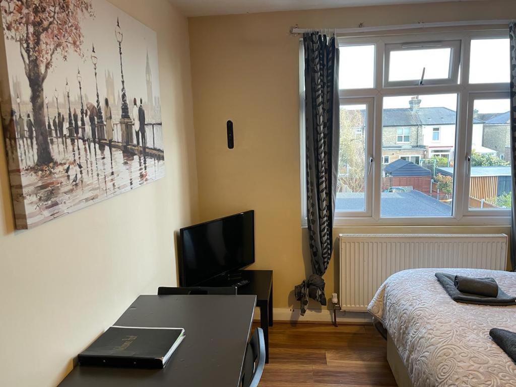 Anazing 2 - North East - Chingford