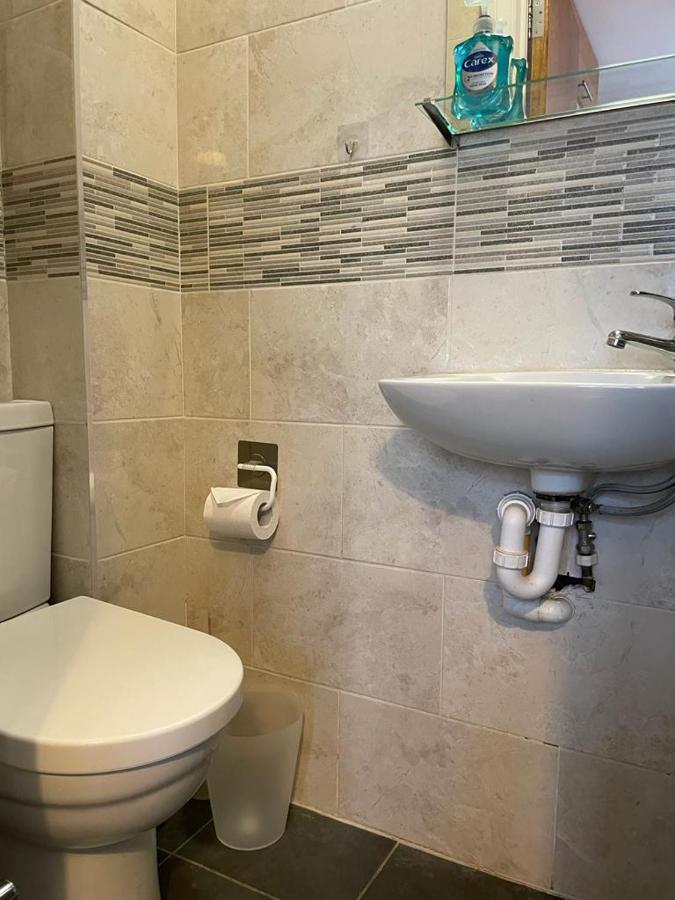Anazing 2 - North East - Chingford *