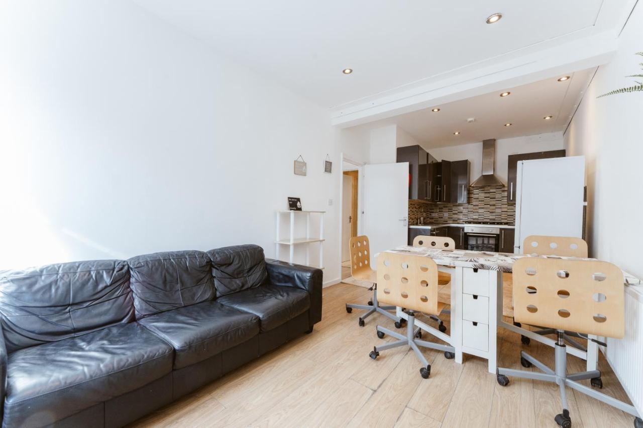 Mile End Double 27 Guest house London