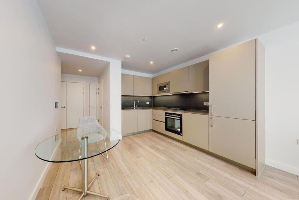 City View 1 Bedroom Flat Londres