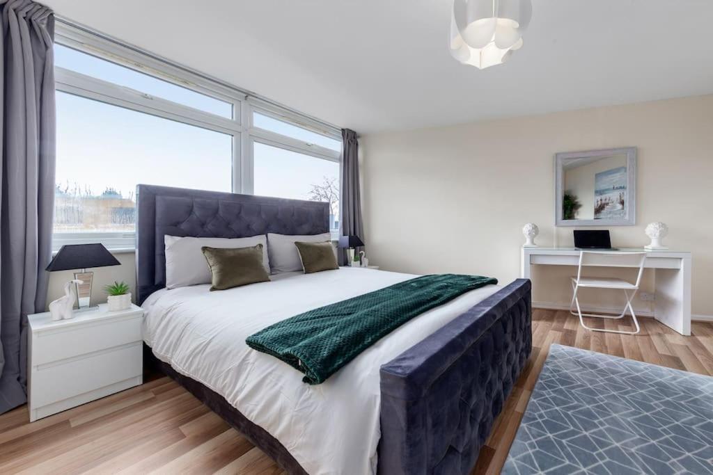 Hyde Park 4 Bedroom Superior *