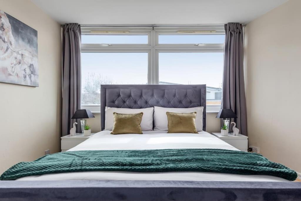Hyde Park 4 Bedroom Superior Apartment London