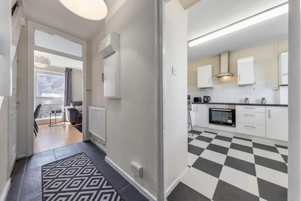 Hyde Park 4 Bedroom Superior Apartment London