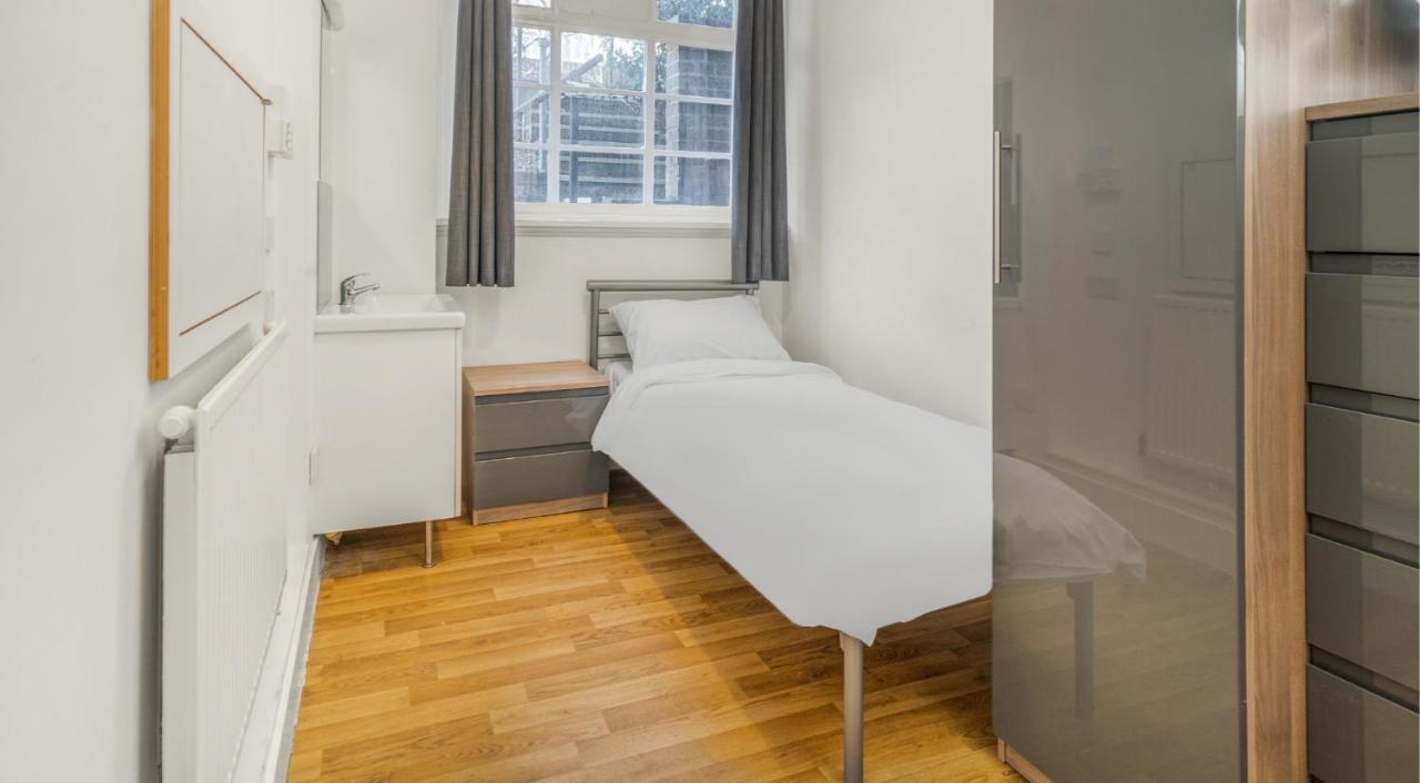 Halpin House Hostel *