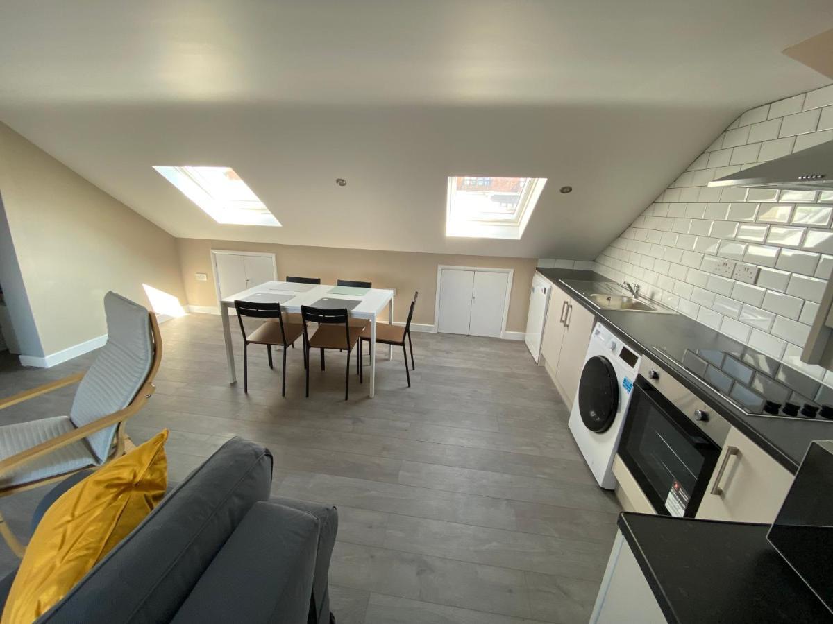 Stunning 1 Bedroom Flat In Wood