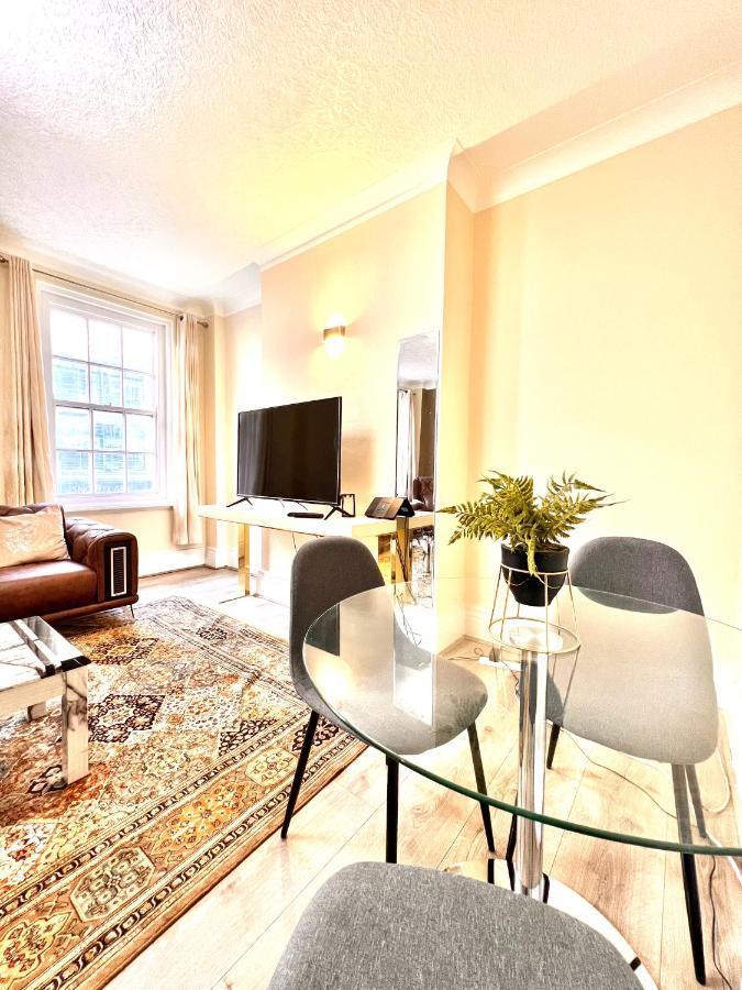 Apartment Stunning Marble Arch Apartment, 2-bedroom London