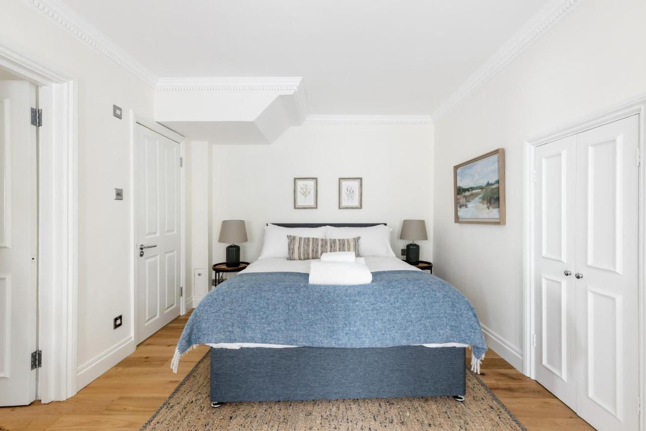 Fabulous Chelsea 2 Bed Apartment London