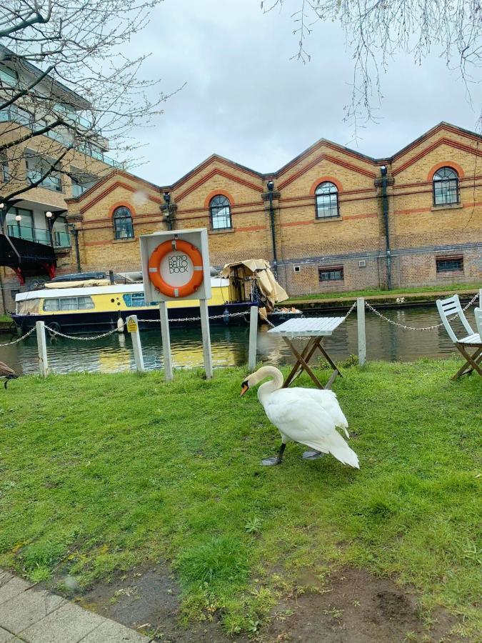 Portobello Dock Canalside Apartment *