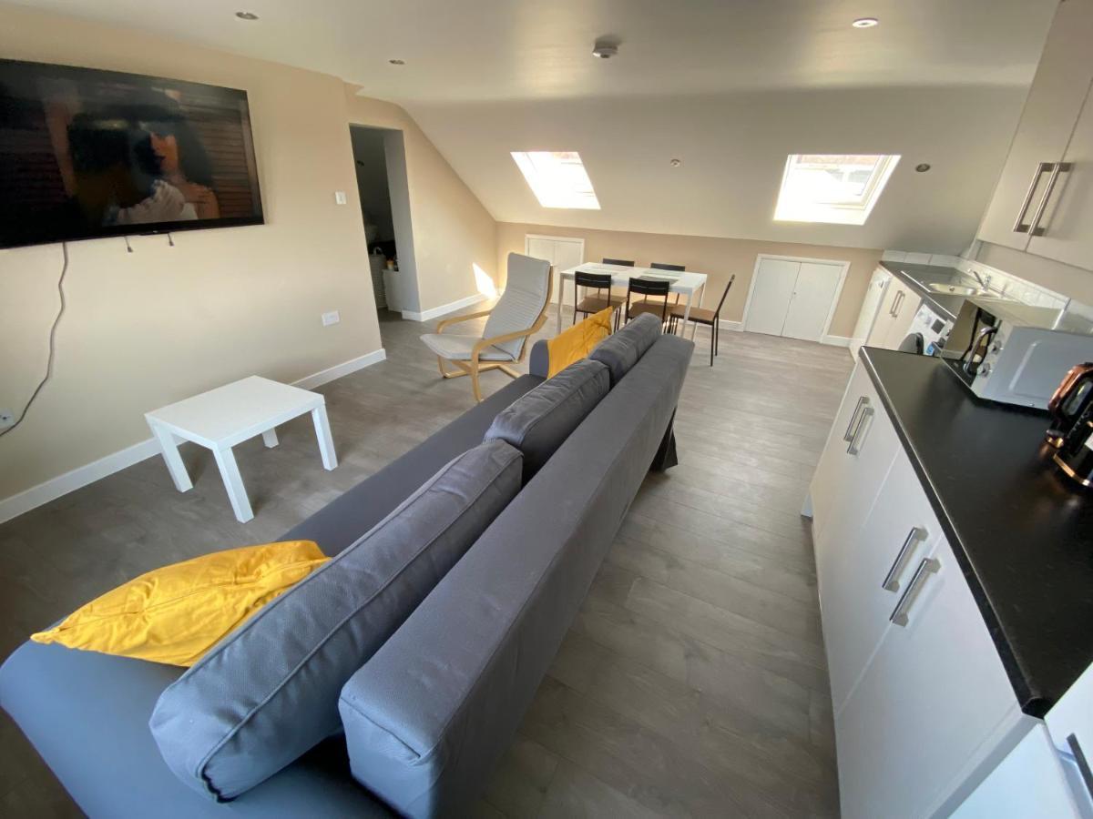 Stunning 1 Bedroom Flat In Wood Appartement Londen