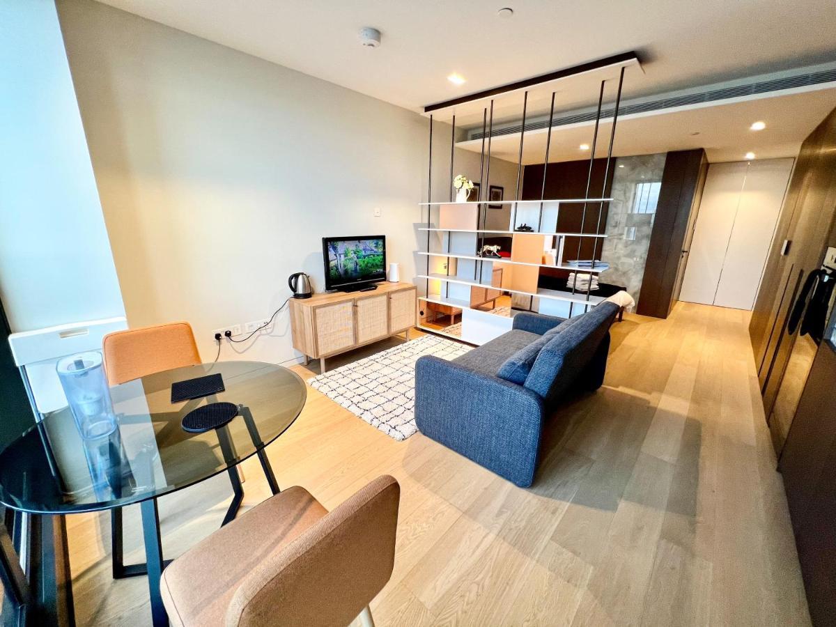 Deluxe Entire Studio Next To Eye & Trafalgar Square Aparthotel Londen