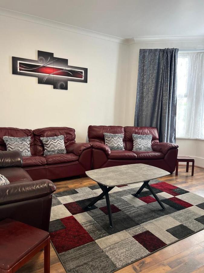 Woodgreen House Guest house