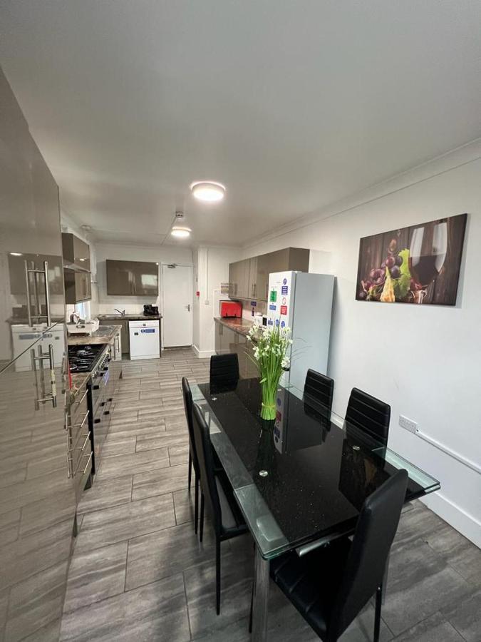 Woodgreen House * London