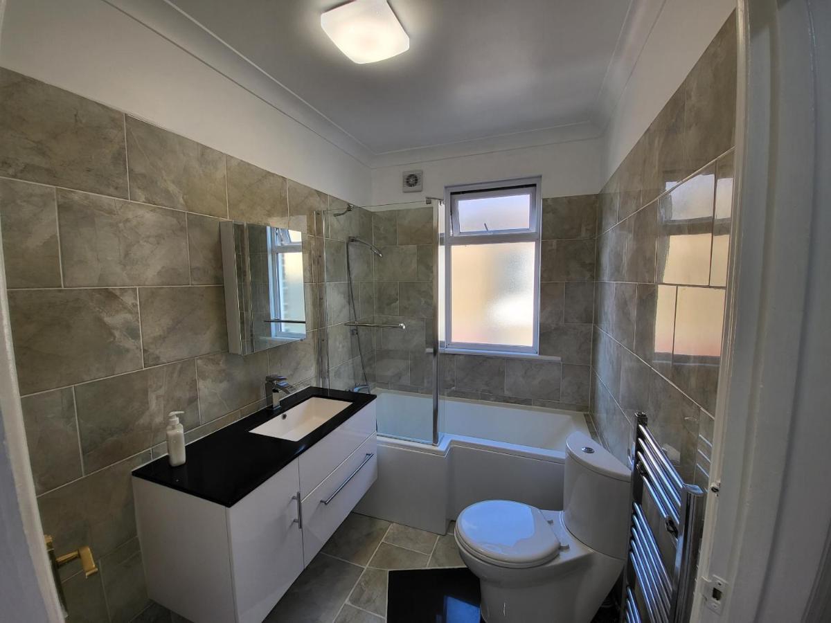 Spacious Central 5 Bedroom House By Tube Station Appartement Londen