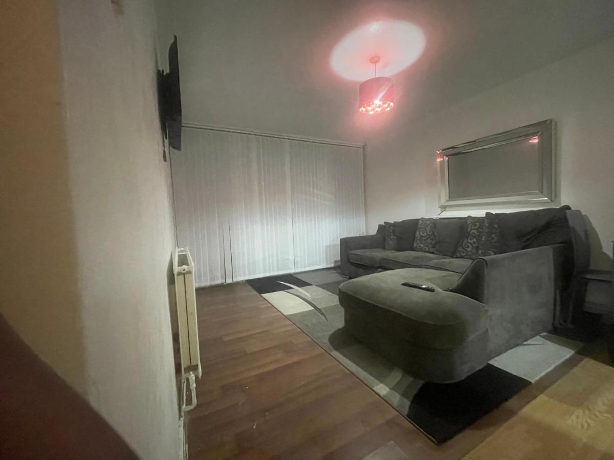 New! Xtra Large 4 Bedroom Up To 14 Guests Appartement *