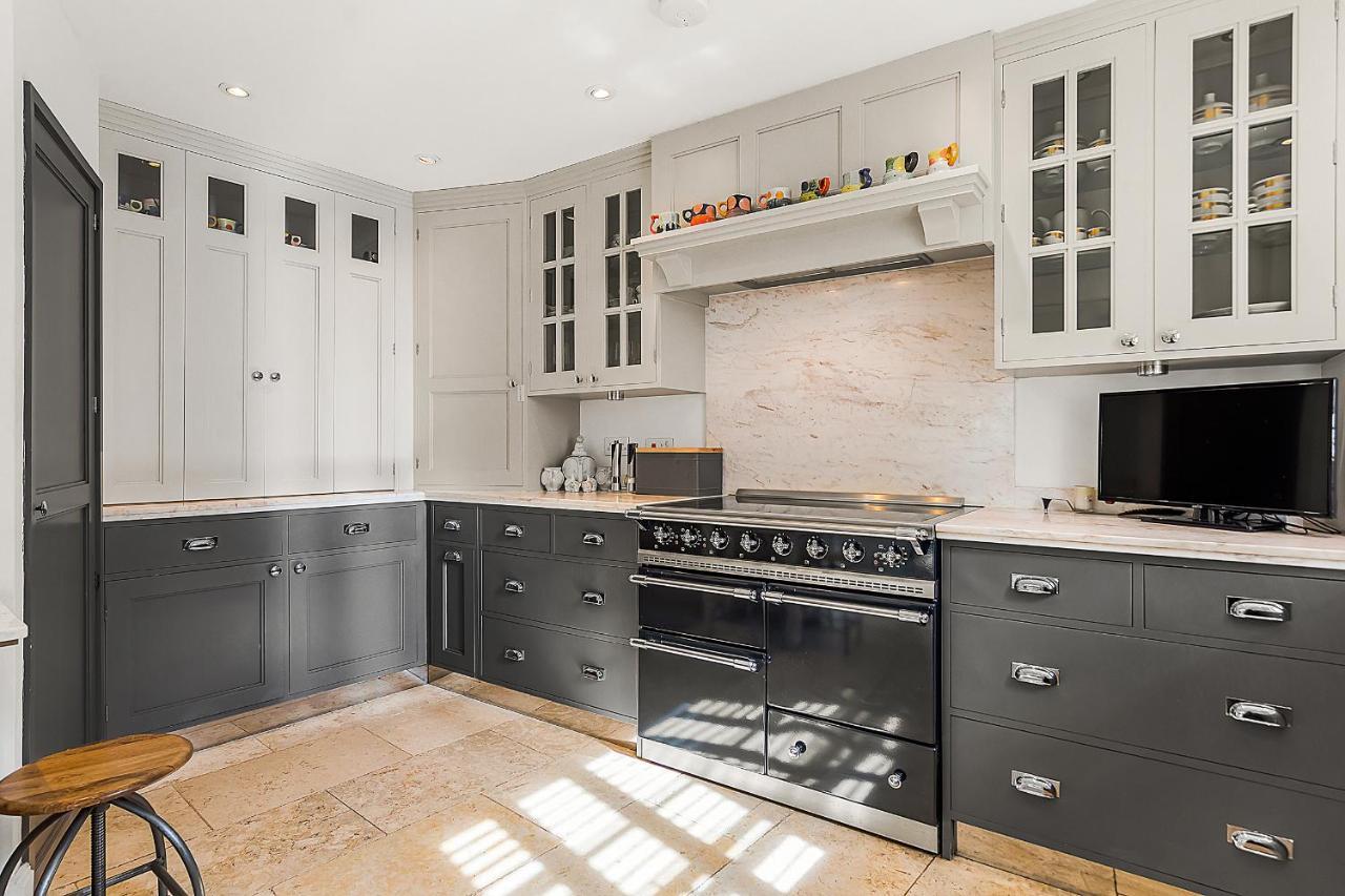Veeve - Heart Of Hampstead London