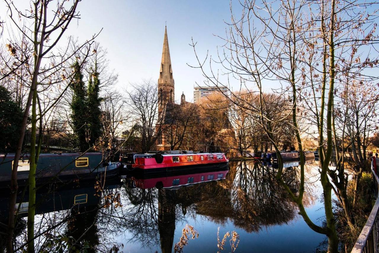 The Luxury 'treehouse' - One Bed Little Venice Apartment London