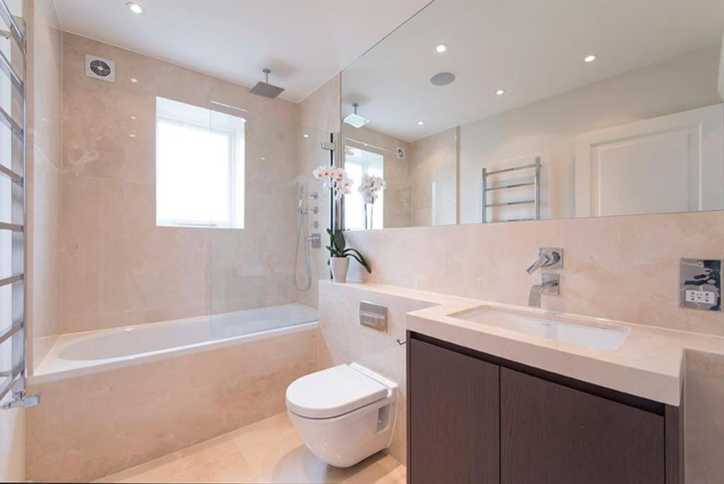 Villa 5 Double Bed Town House In South Kensington London