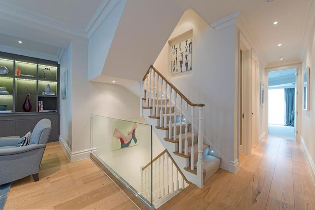 5 Double Bed Town House In South Kensington *