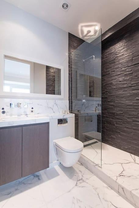 Villa 5 Double Bed Town House In South Kensington