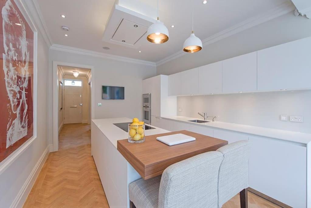 Villa 5 Double Bed Town House In South Kensington *